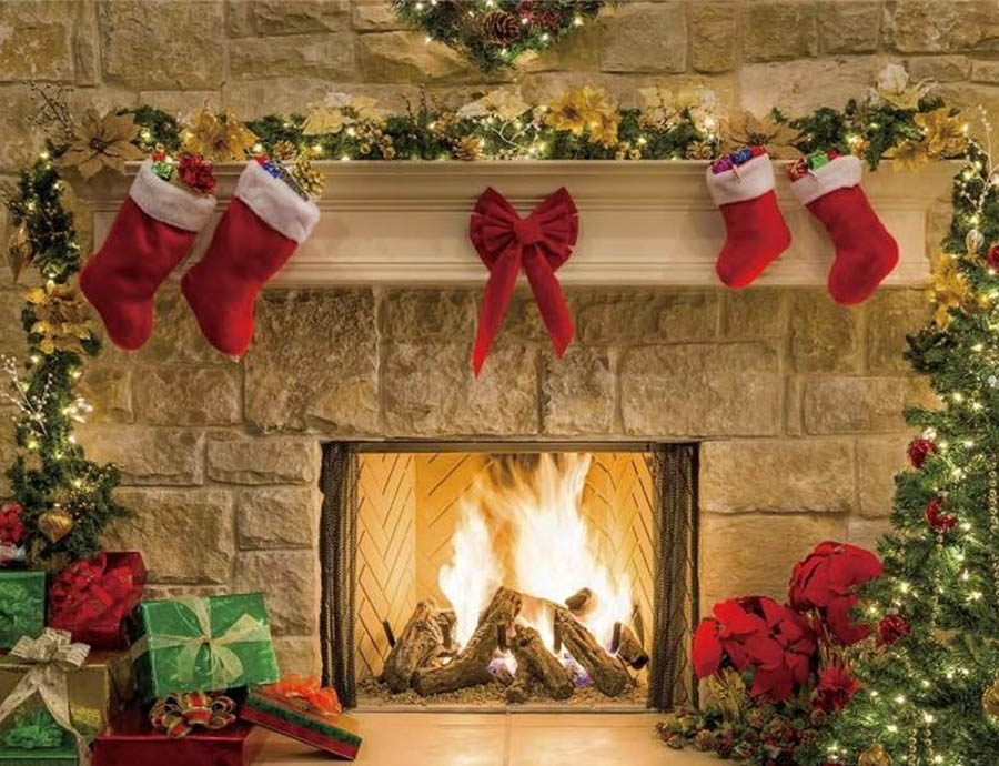  christmas_socks_fireplace 